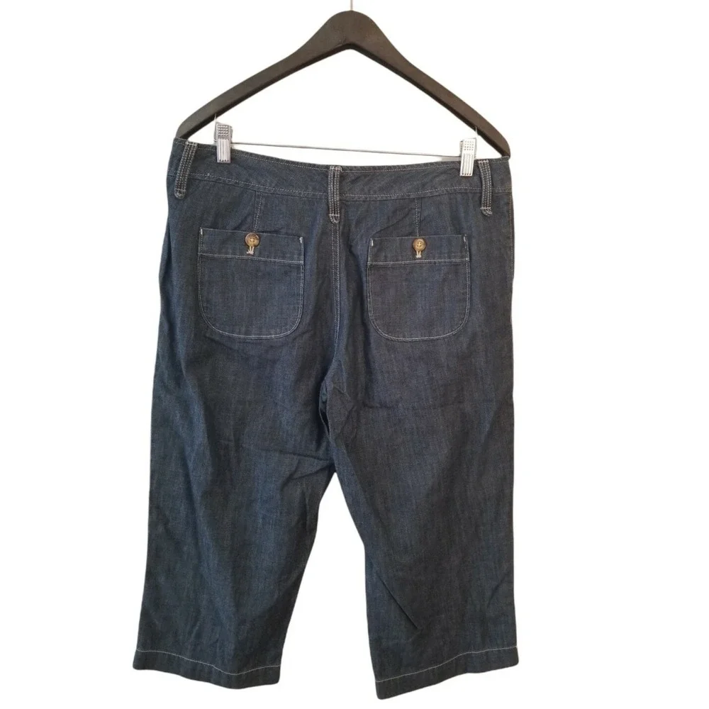 Eddie Bauer Long Women's Shorts Blue Denim Size 12 35/36, INSEAM 20 in
